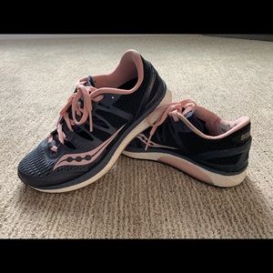 Saucony Liberty Iso Running Shoes NWOT